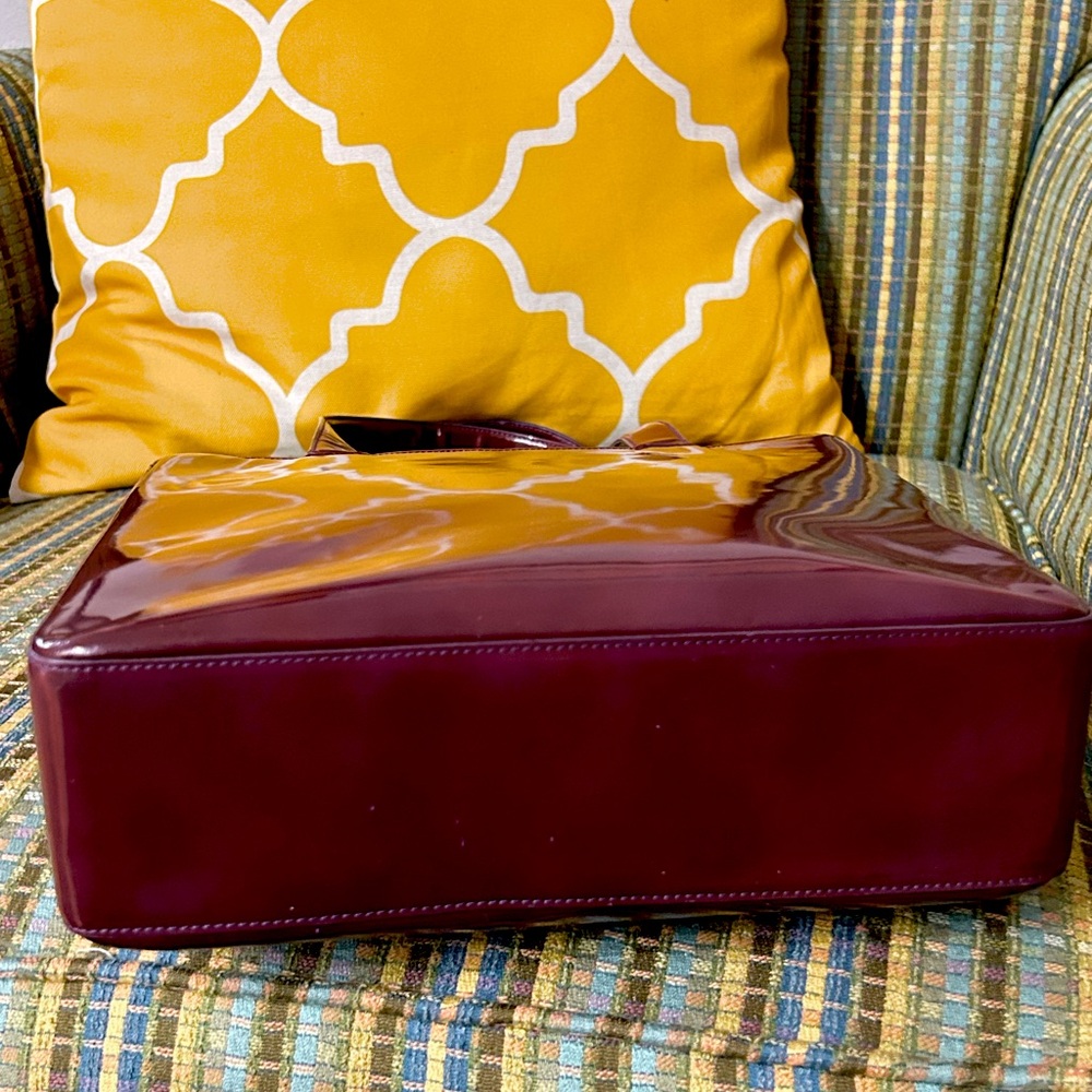 Chanel Authentic Bordeaux Red Chanel Letter Logo Patent Leather Tote - Picture 5 of 15